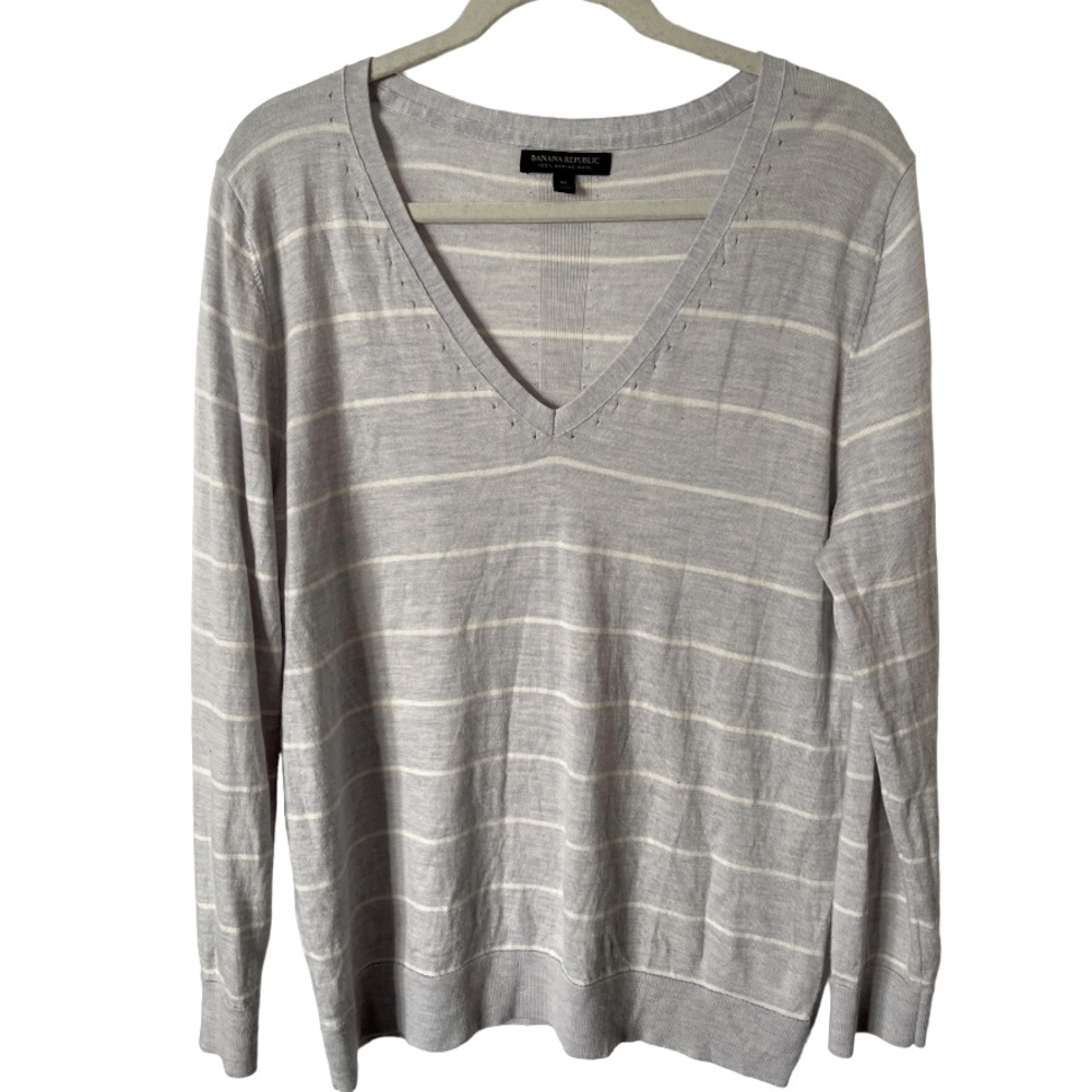 Banana Republic V-neck 100% Merino Wool Sweater XL - Picture 1 of 8